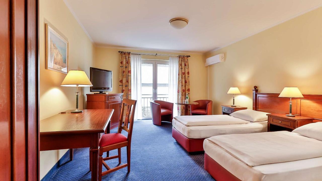 Dorint Marc Aurel Spa & Golf Resort Bad Gögging Extérieur photo
