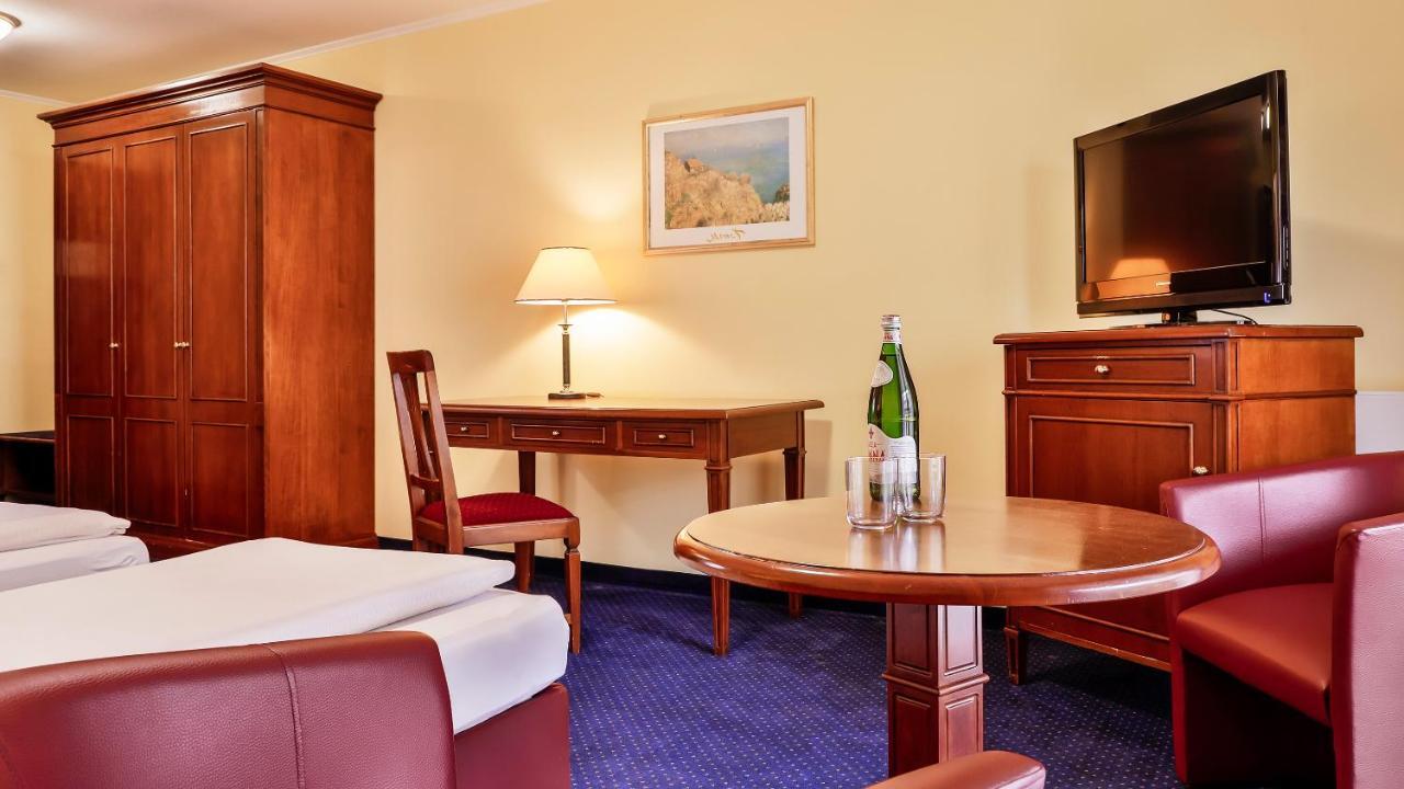 Dorint Marc Aurel Spa & Golf Resort Bad Gögging Extérieur photo